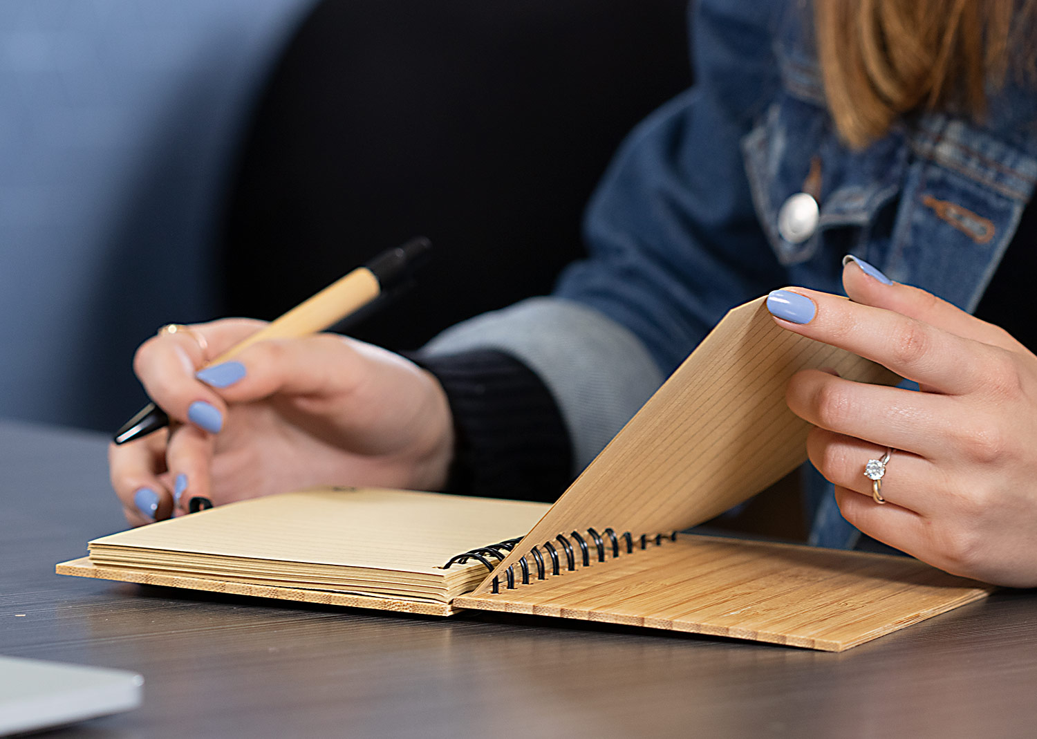 Libreta Bambú Modern con Bolígrafo - Image 4